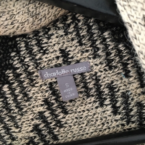 Winter Snowflake Cardigan ❄️ - Picture 3 of 4